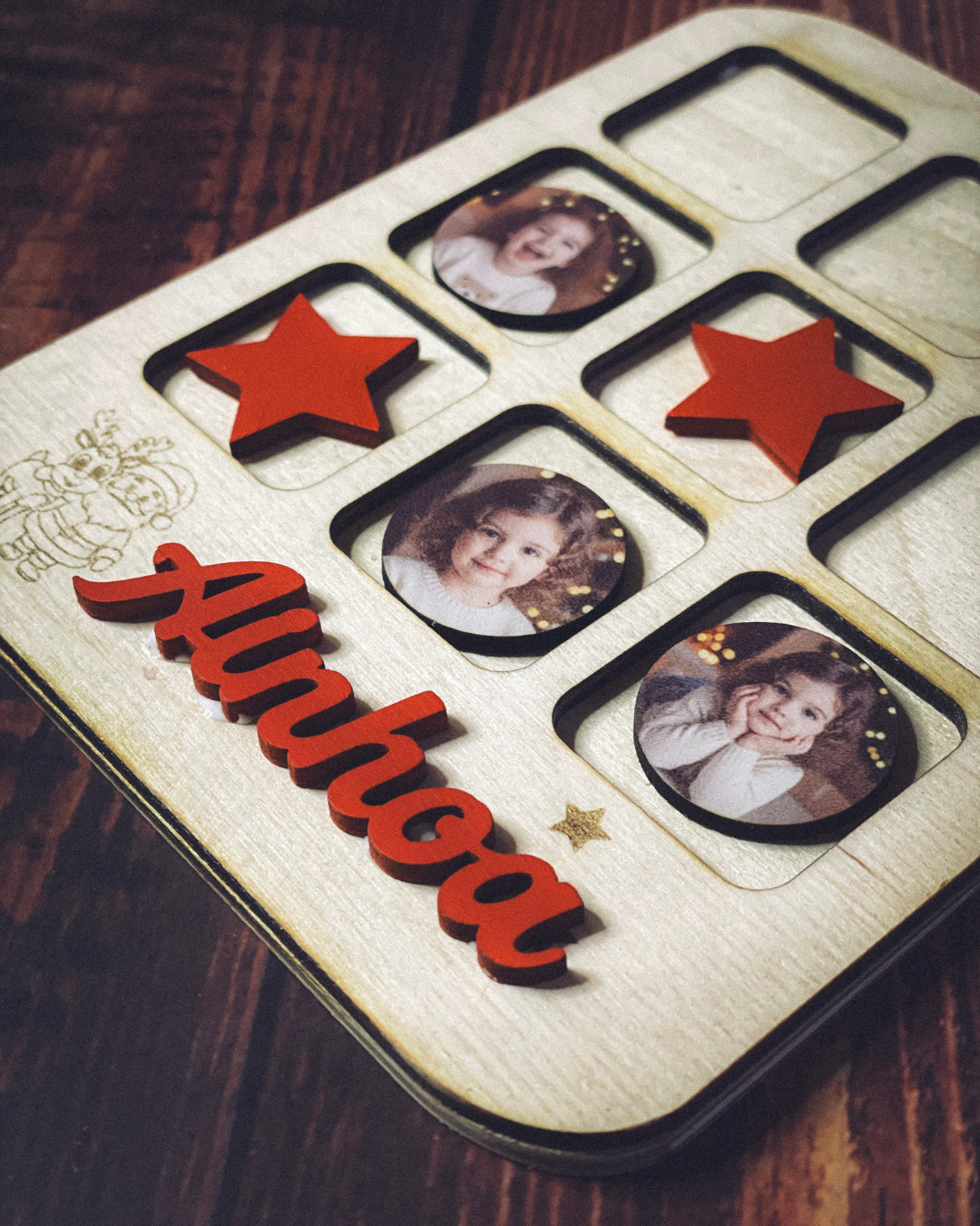 Tres en Raya de Madera Personalizado con Fotos y Nombre | Juego de Mesa Navideño