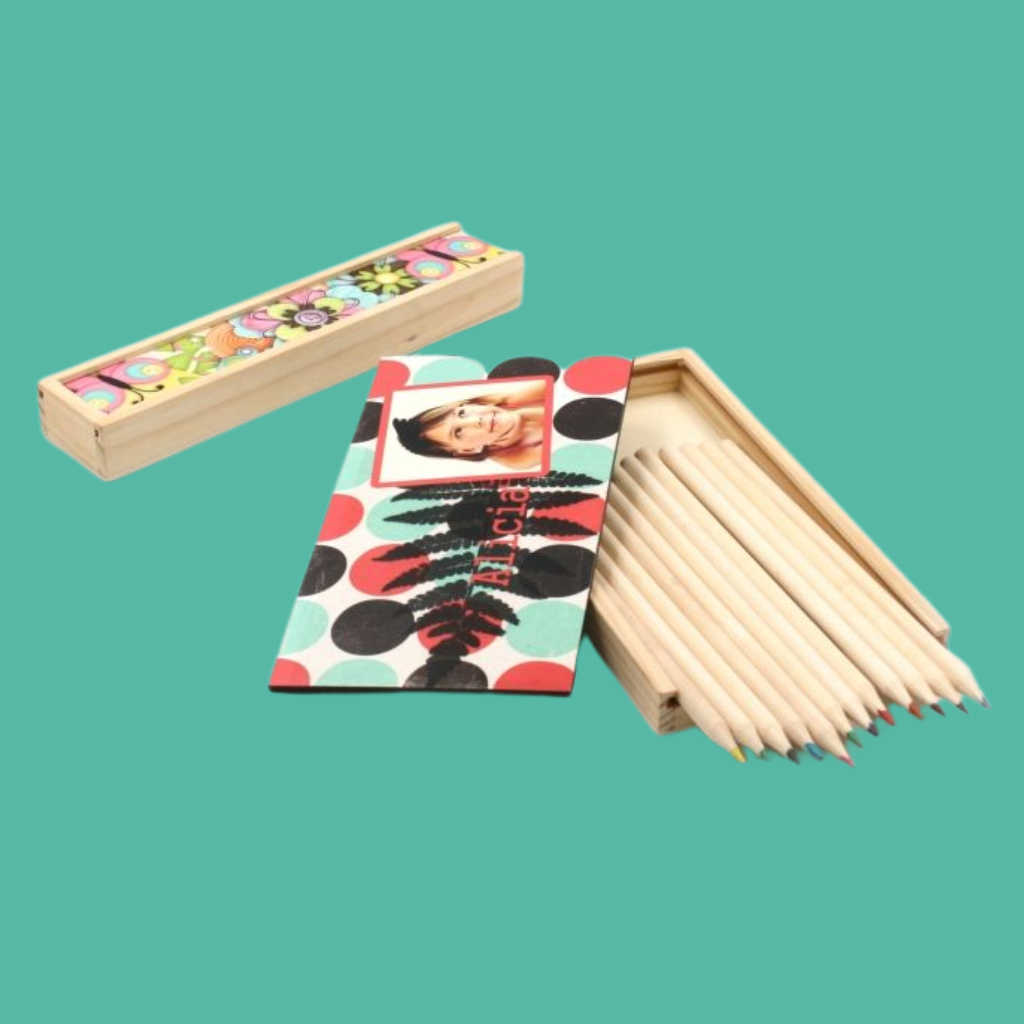Estuche de Madera Personalizado con Lapiceros de Colores – 8 o 12 Unidades