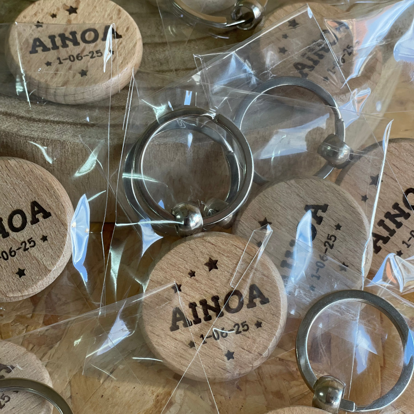 Llavero de Bambú Personalizado con Nombre · Detalle para Invitados Bodas y Comuniones