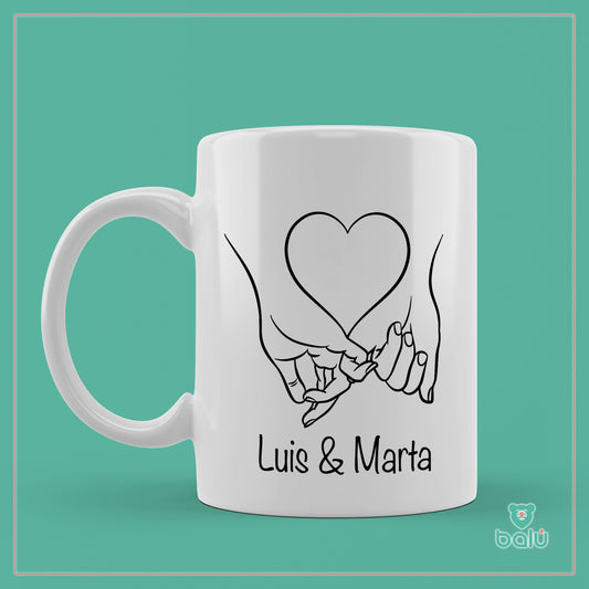 Taza cerámica "Taza manos entrelazadas enamorados, texto nombre"