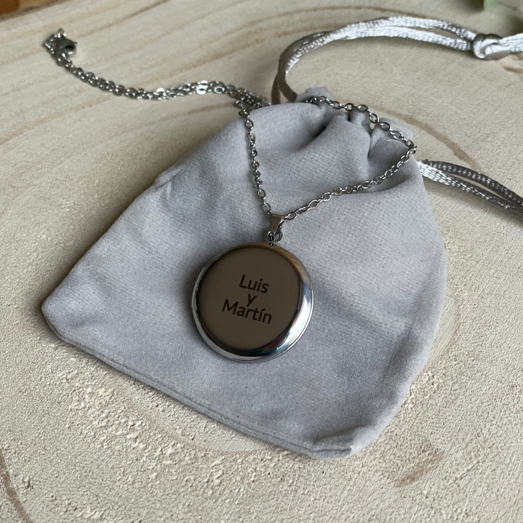 Collar Relicario Personalizado con 2 Fotografías – Modelo Redondo o Corazón