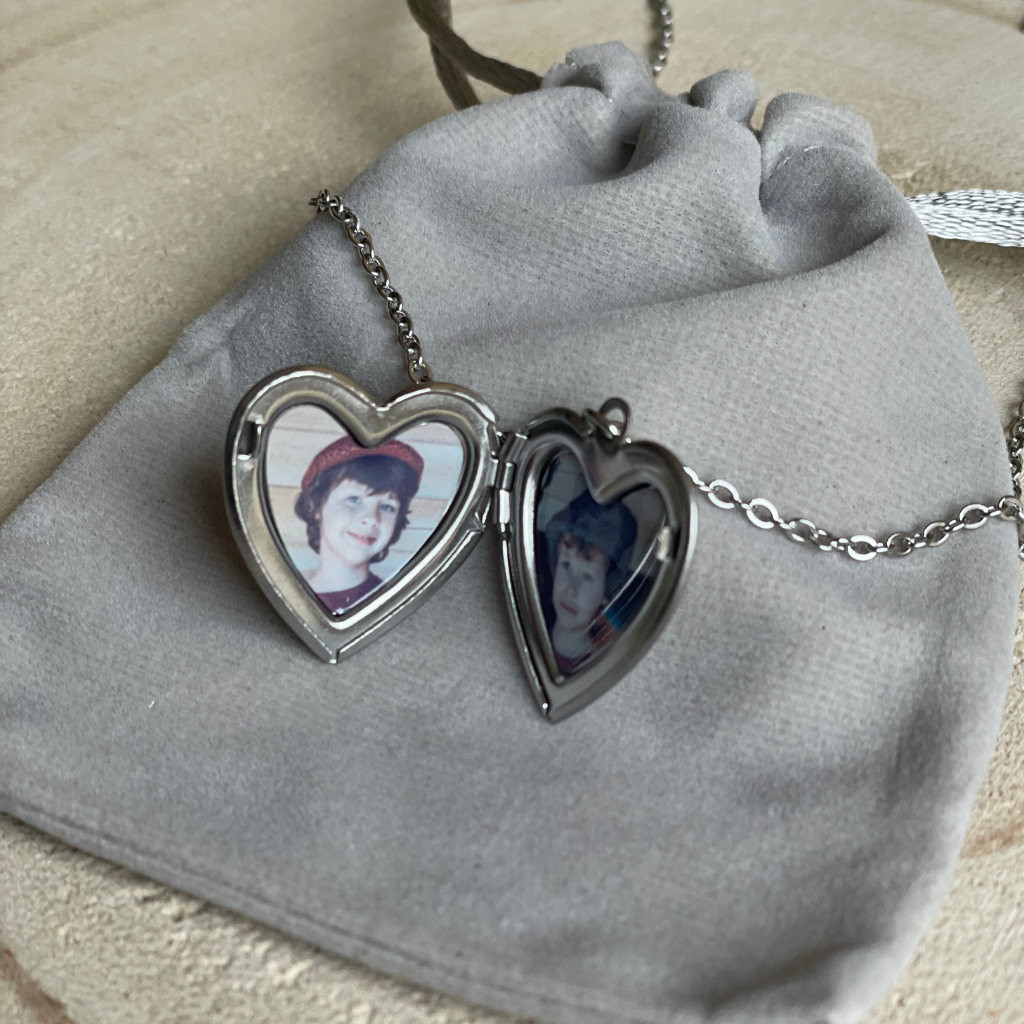 Collar Relicario Personalizado con 2 Fotografías – Modelo Redondo o Corazón