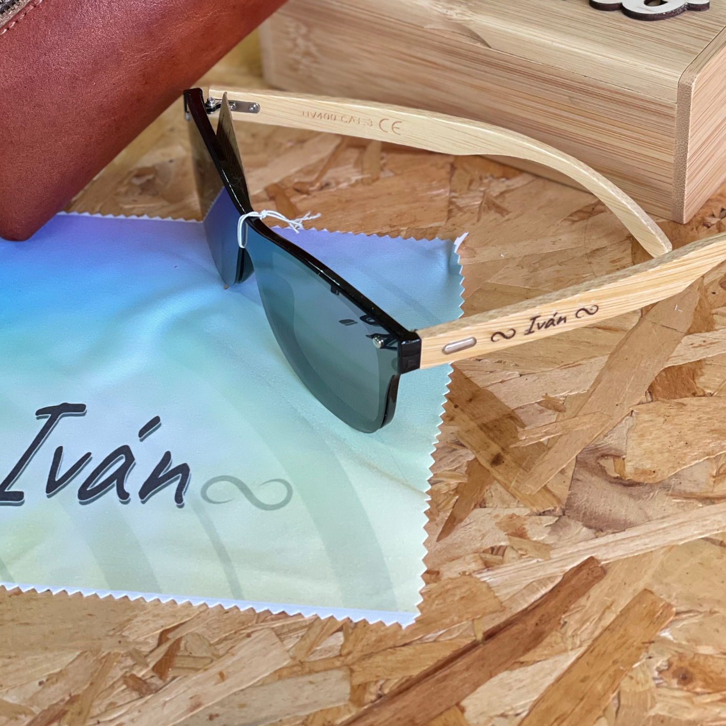 Pack Gafas nature + funda + gamuza personalizada