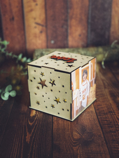 Lámpara Cubo de Madera Personalizada con Fotos y Nombre | Luz Nocturna Infantil