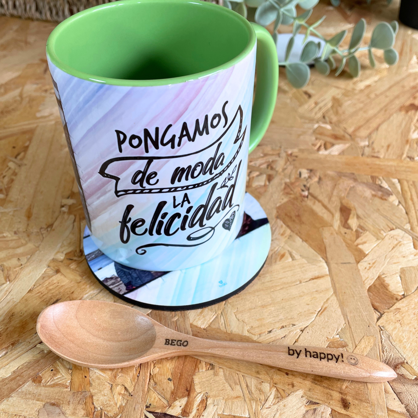 Pack Sabor & Estilo – Taza, Posavasos y Cuchara de Bambú Personalizados