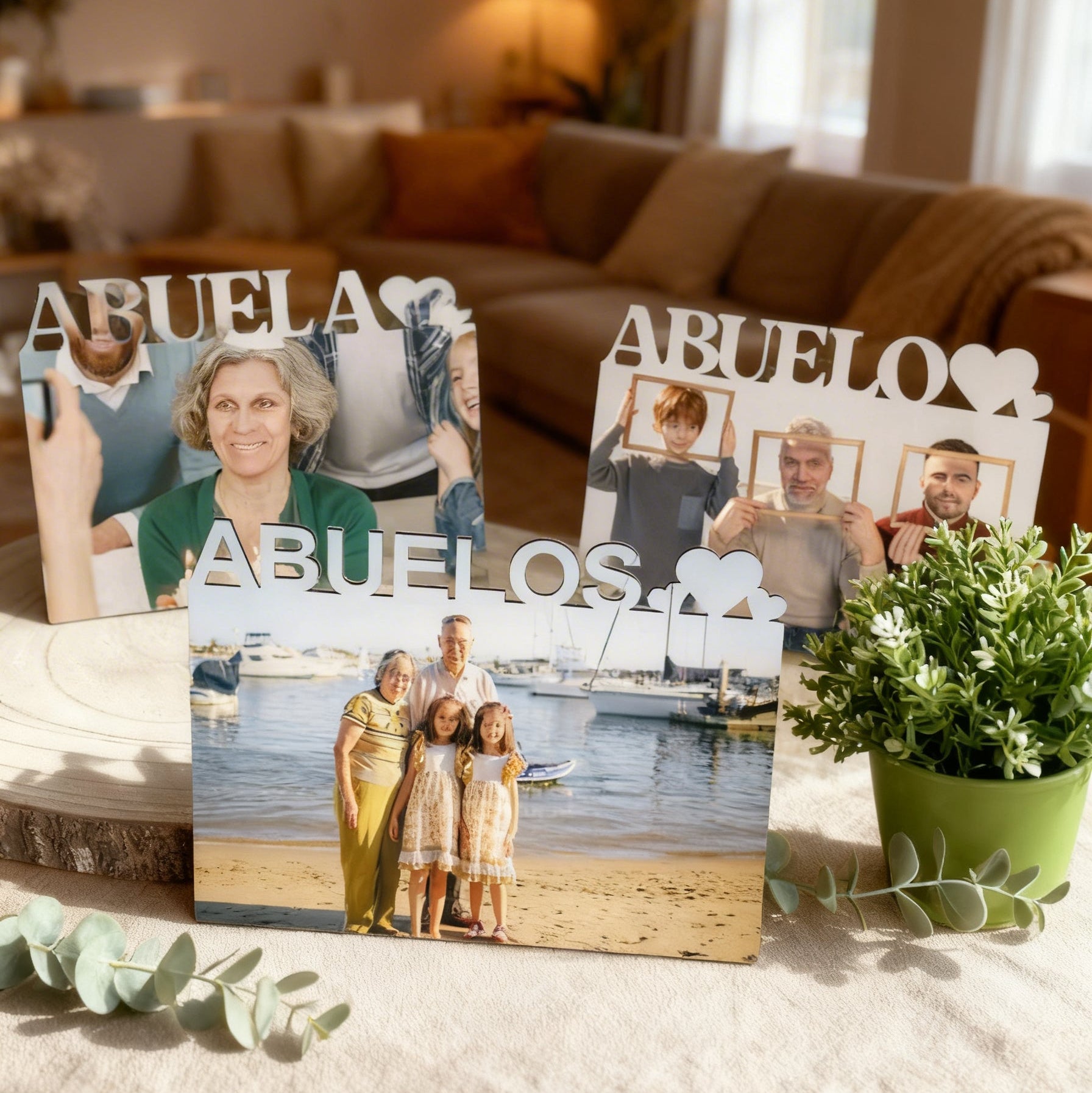 Marco de madera con texto calado personalizado