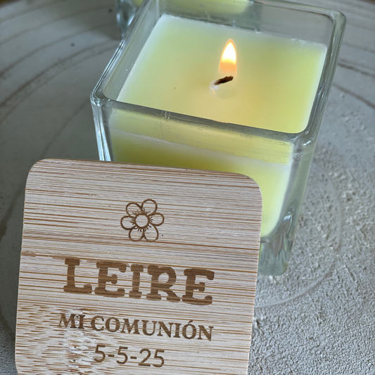 Vela Personalizada con Tapa de Bambú Grabada – Recuerdo para Bautizo, comunión, boda o fechas especiales