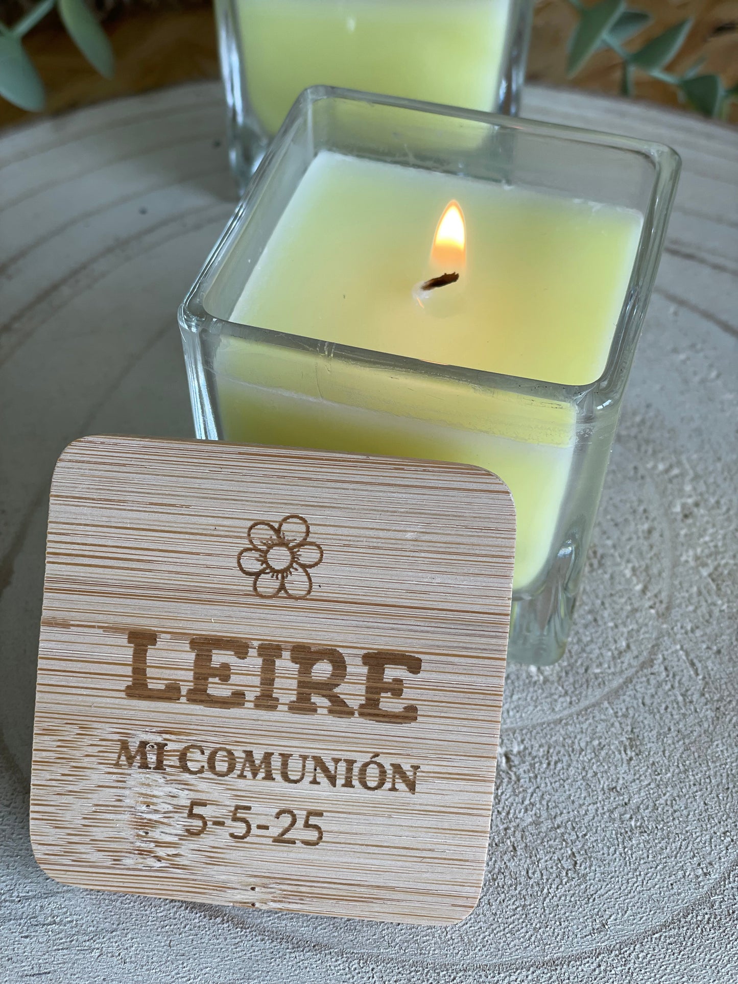 Vela Aromática con Tapa de Bambú Personalizada · Detalle para Invitados